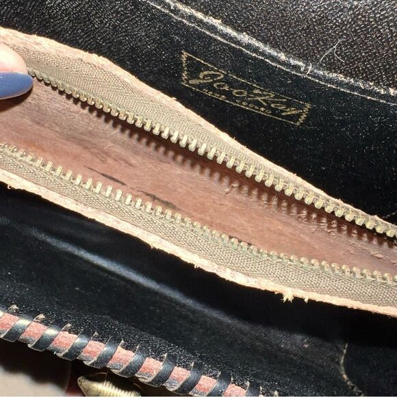 Joo Kay Elegant Brown Embossed Leather Bag - Picture 5 of 9